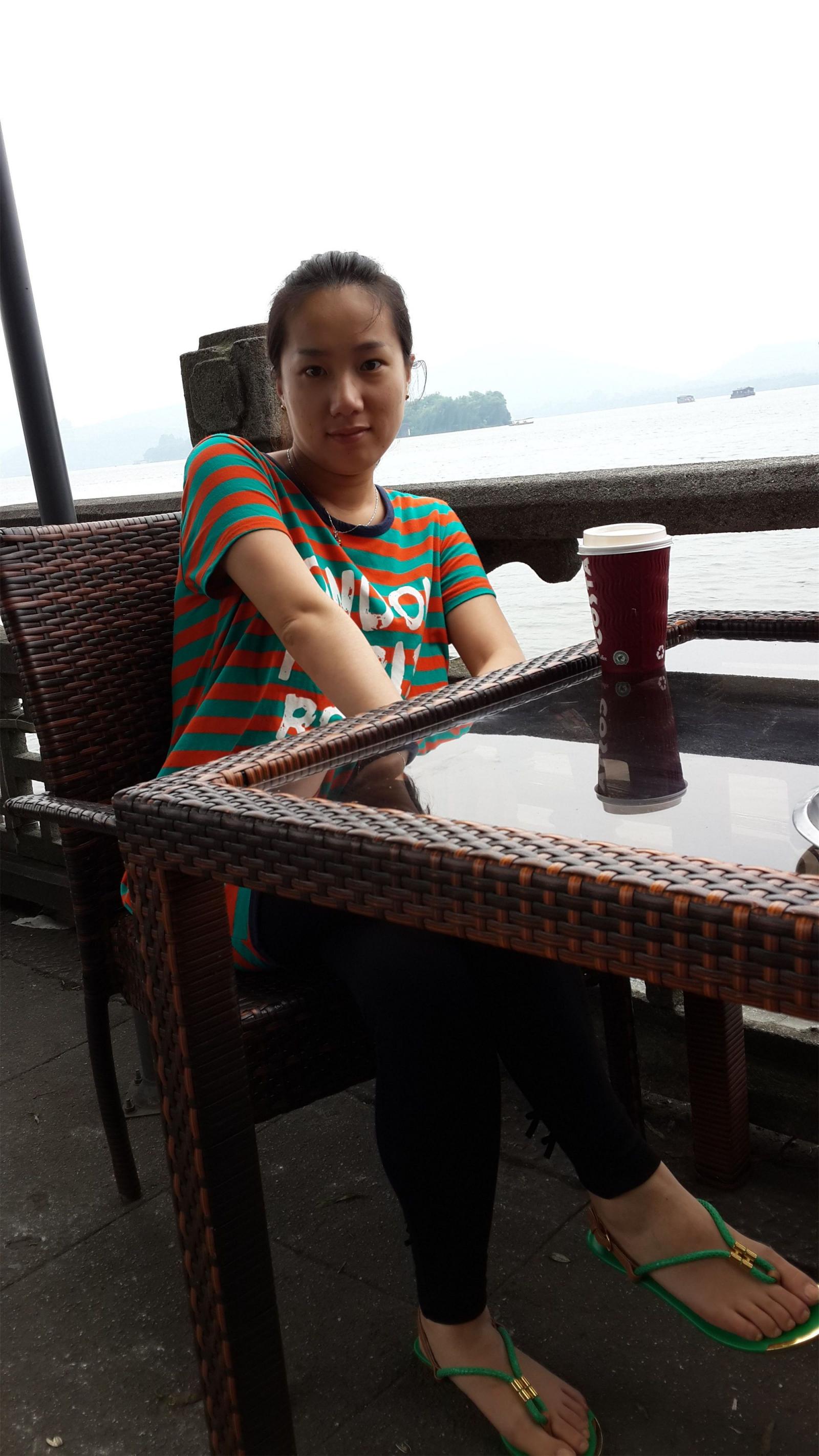 酒店约了个出来偷吃的美人妻[88P]