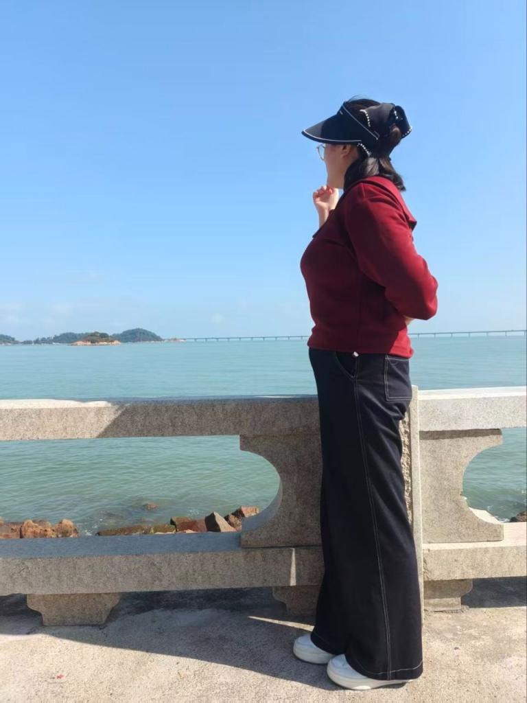 成都反差母狗偷约单男，被绿帽老公发现，请大家看看母狗这是被3P了吗[22P]