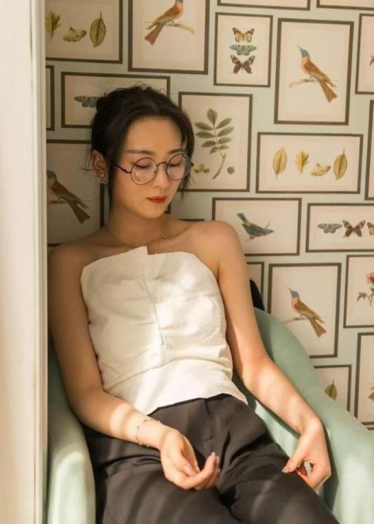 看着单纯实际骚的一逼[23P]