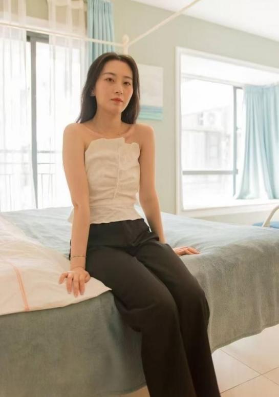 看着单纯实际骚的一逼[23P]