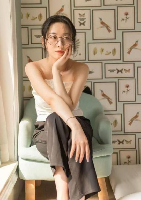 看着单纯实际骚的一逼[23P]