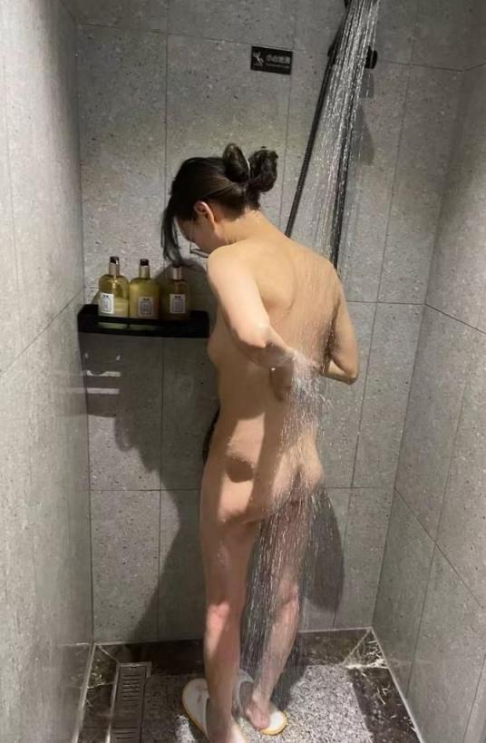 看着单纯实际骚的一逼[23P]