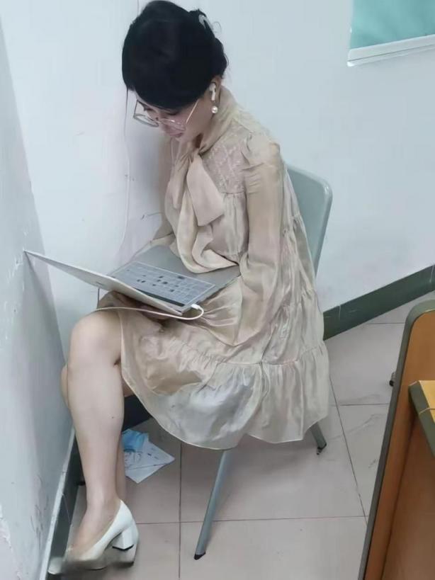 看着单纯实际骚的一逼[23P]