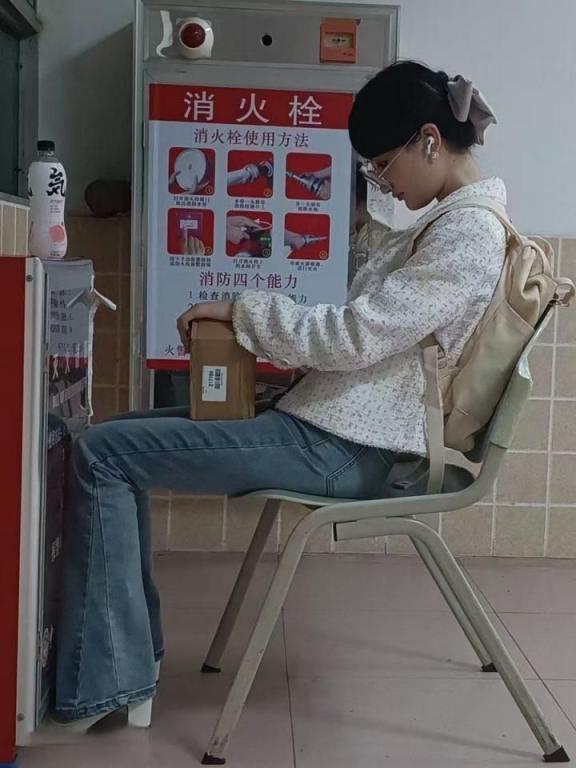 看着单纯实际骚的一逼[23P]