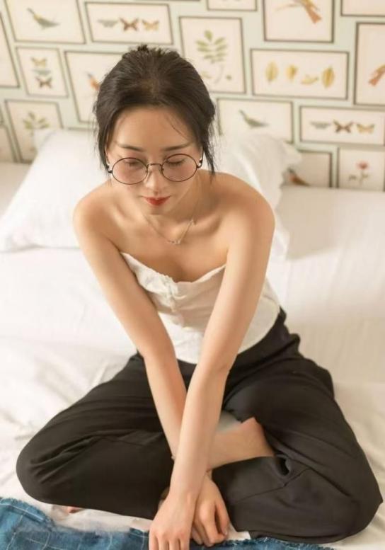 看着单纯实际骚的一逼[23P]