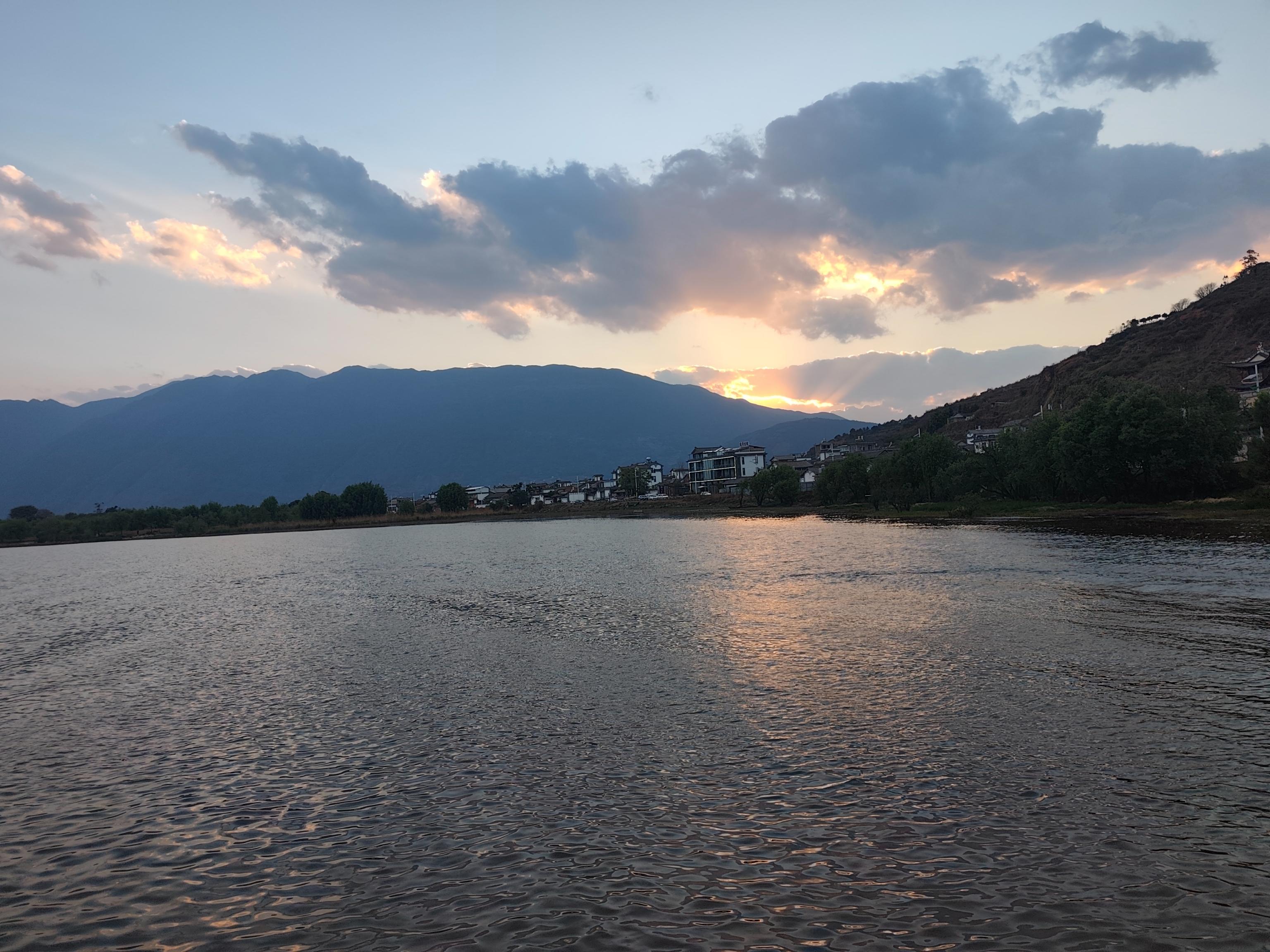 大理19岁妹子解锁99% [28P]