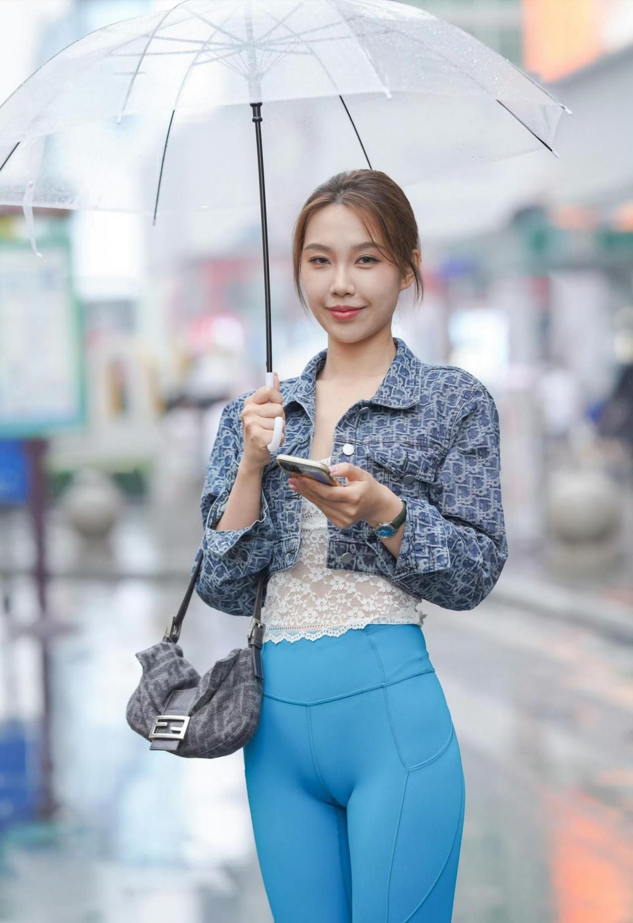 瑜伽裤下的骆驼趾[27P]