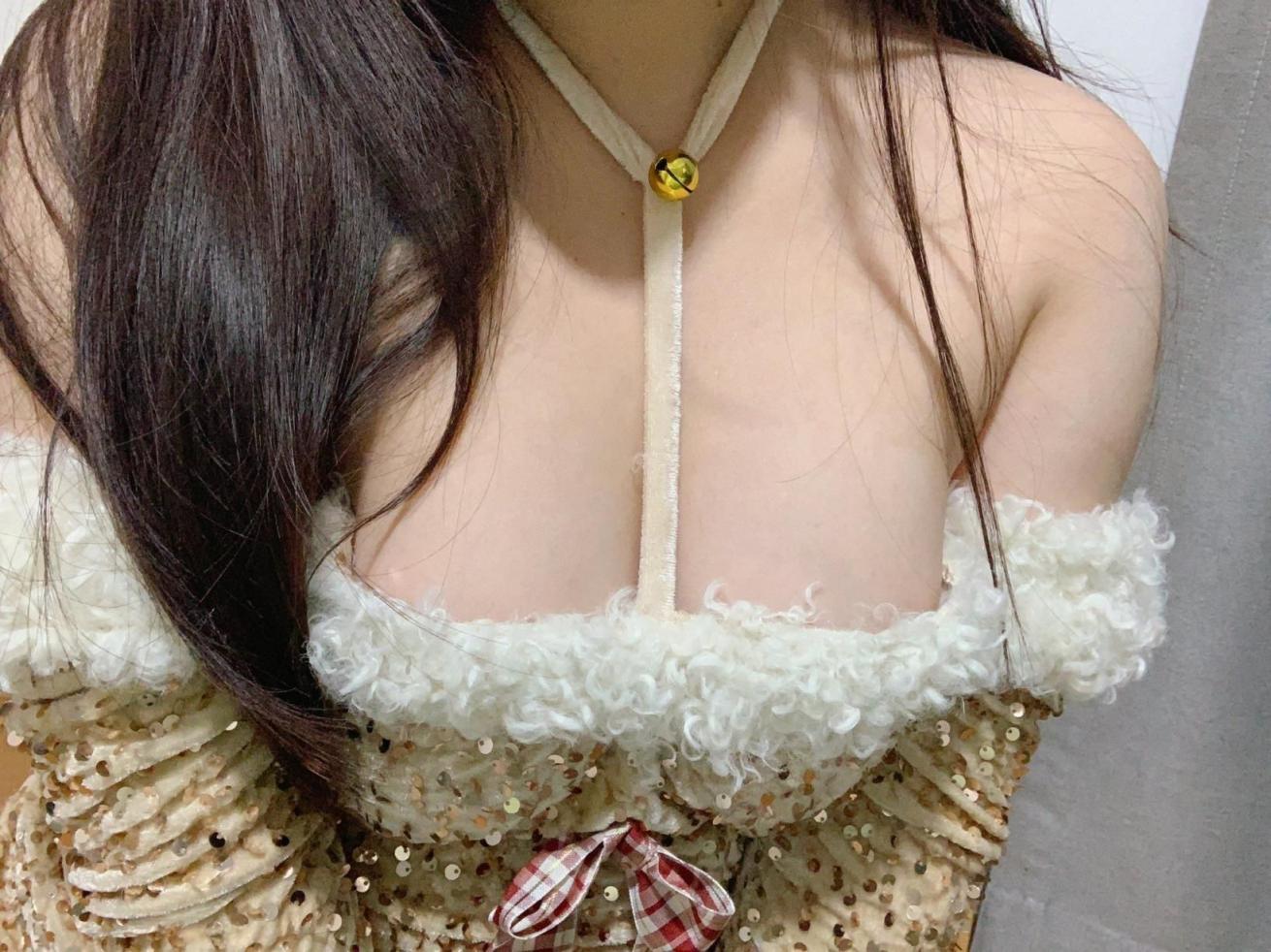 女人的奶子真是好东西，拉开奶子诱惑你[24P]