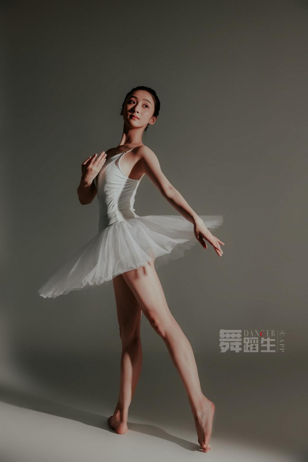 分享网络上舞蹈生的脚，后面可能有你们喜欢的吧[57P]