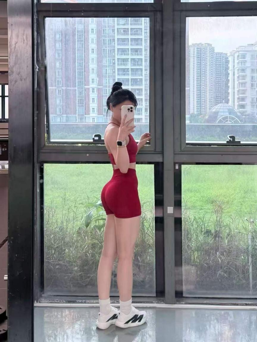 翘臀的瑜伽裤[28P]