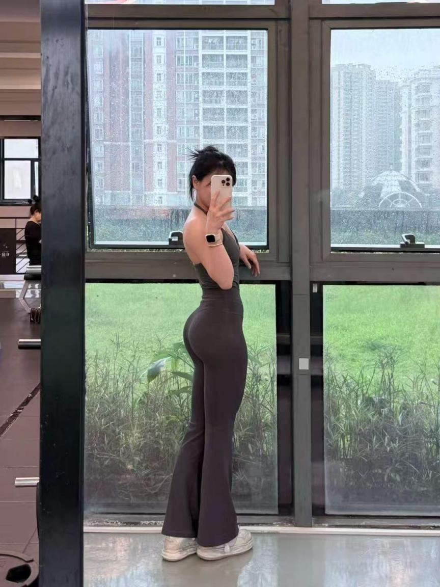 翘臀的瑜伽裤[28P]