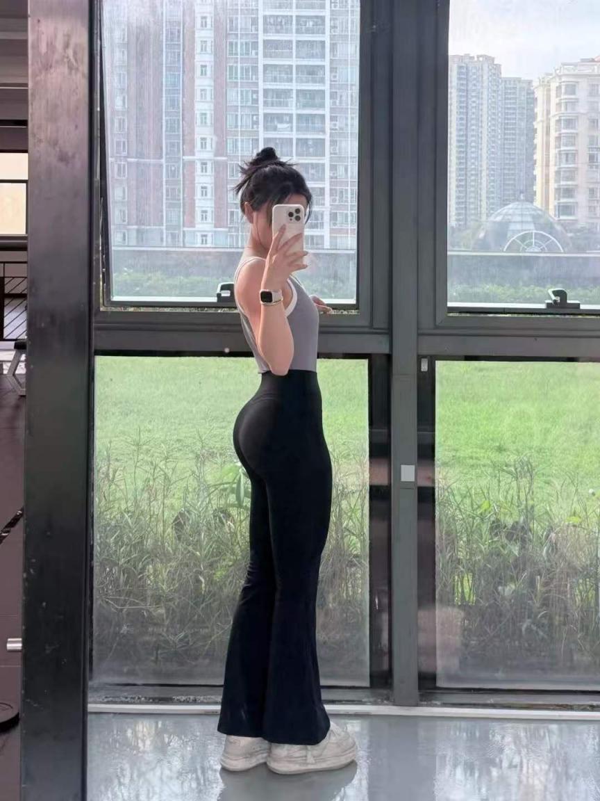 翘臀的瑜伽裤[28P]