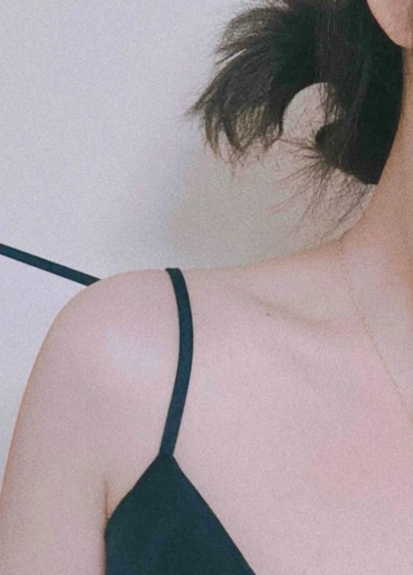 哄到了一个大学小妹妹的私照，好嫩啊！～[22P]