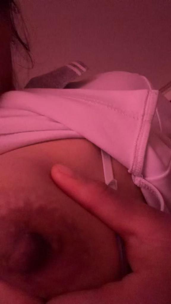 一个熟女弄爽了，就一直让我去找她[12P]