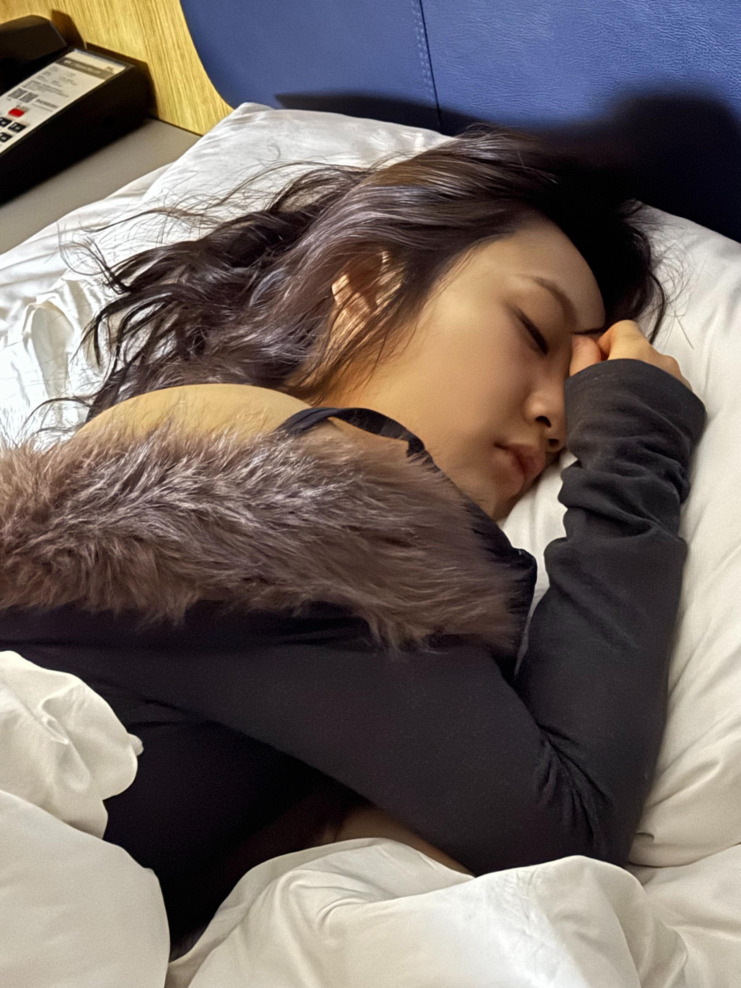 人妻女友的秘密 第225期 兄弟最近上的5位美女[50P]