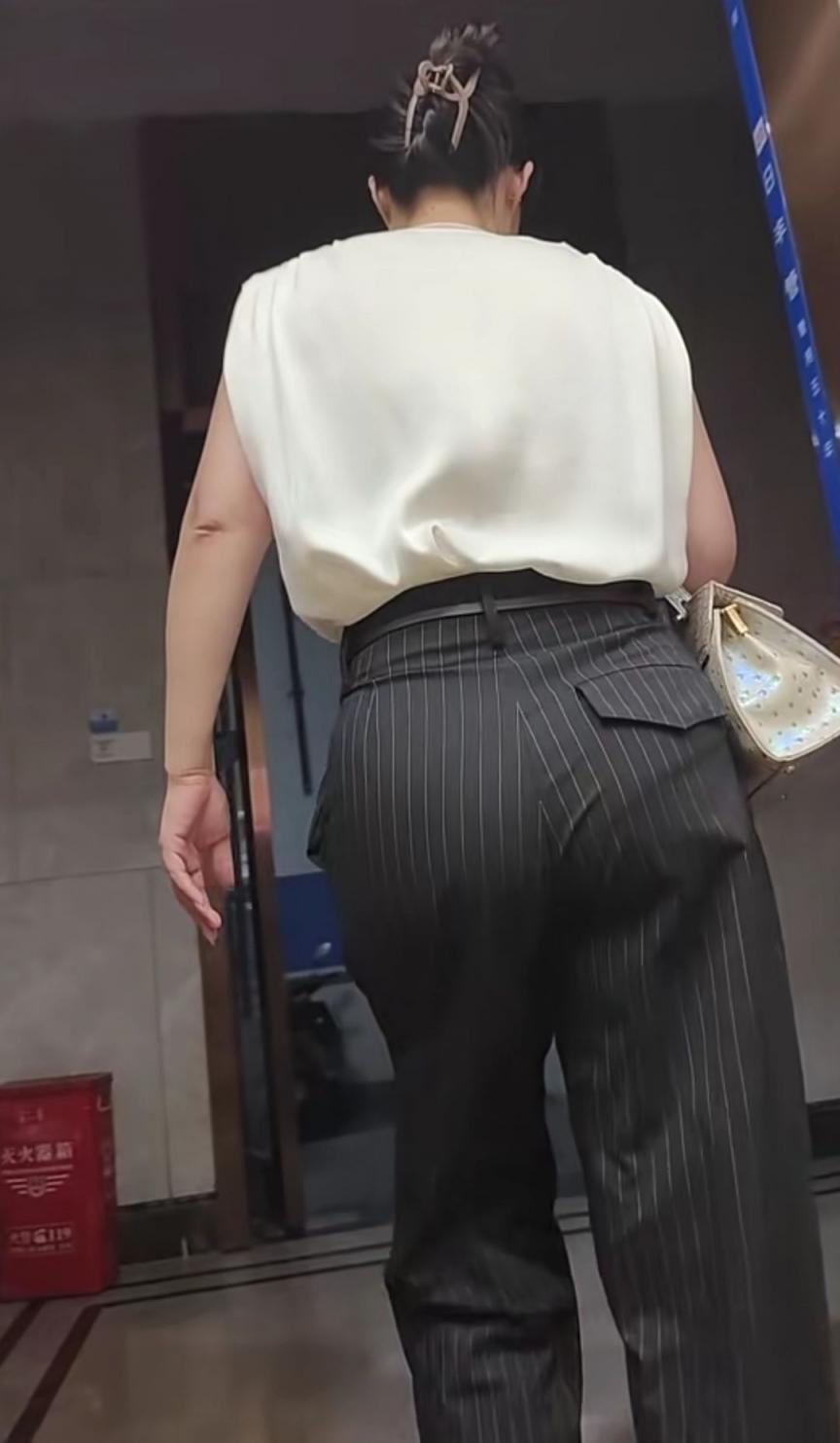 老婆要加班，这么拼，我该幸福吗[11P]