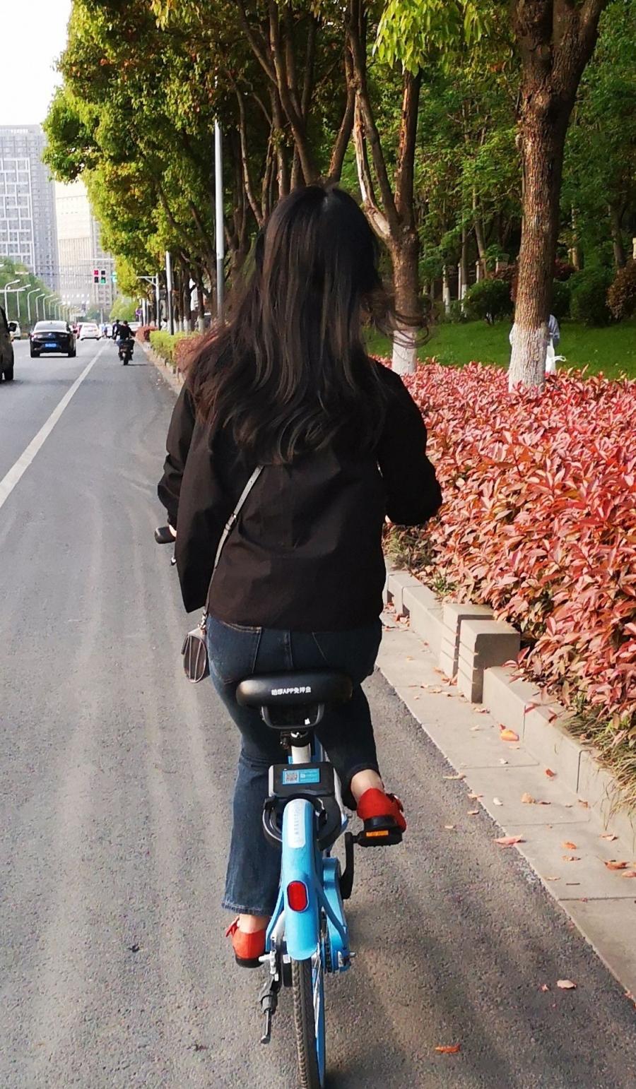 高中时她是隔壁班的语文课代表默契十足[29P]
