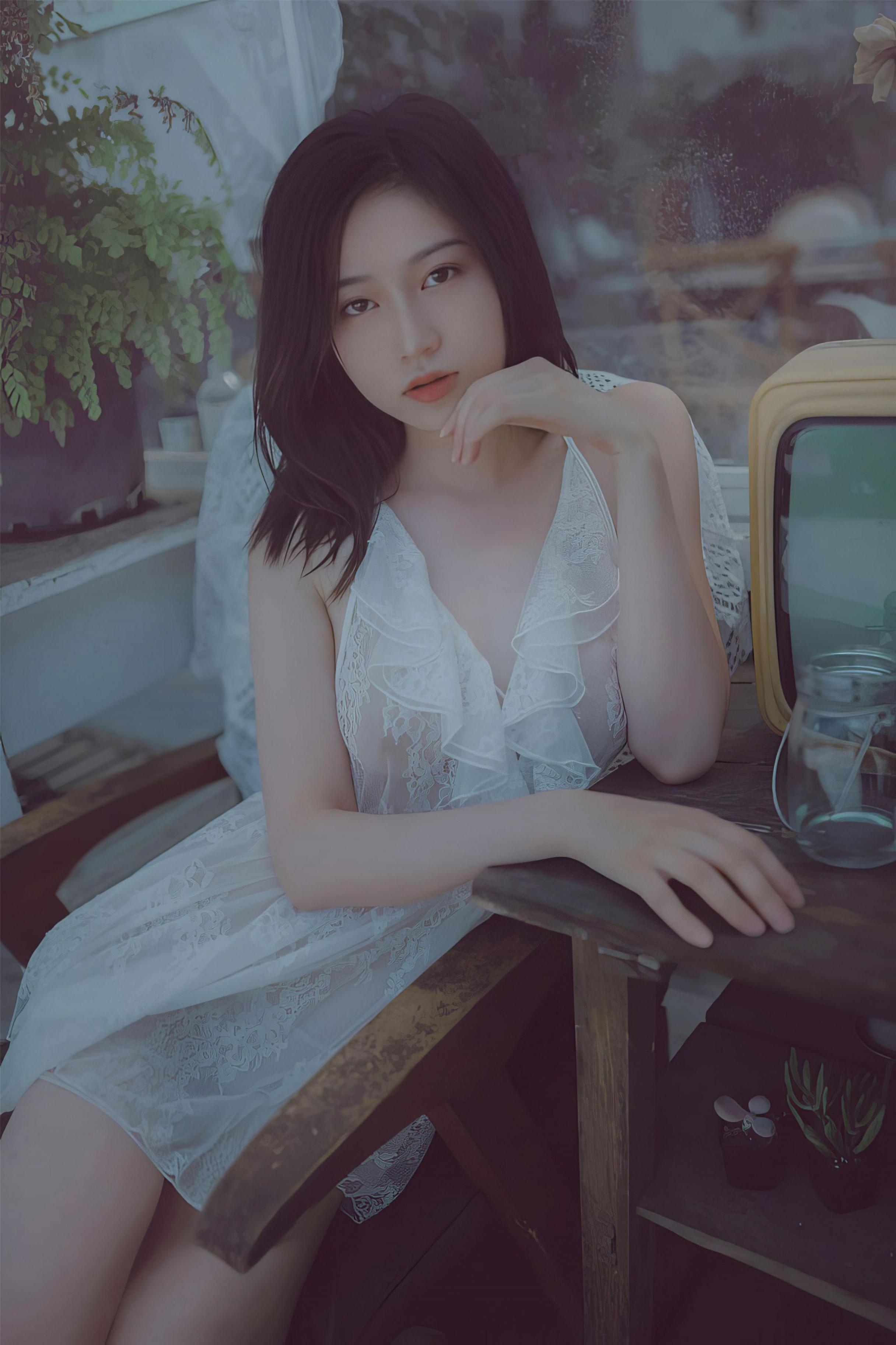 【套圖x18】熙蕾學姐～黑色網襪美腿[20P]