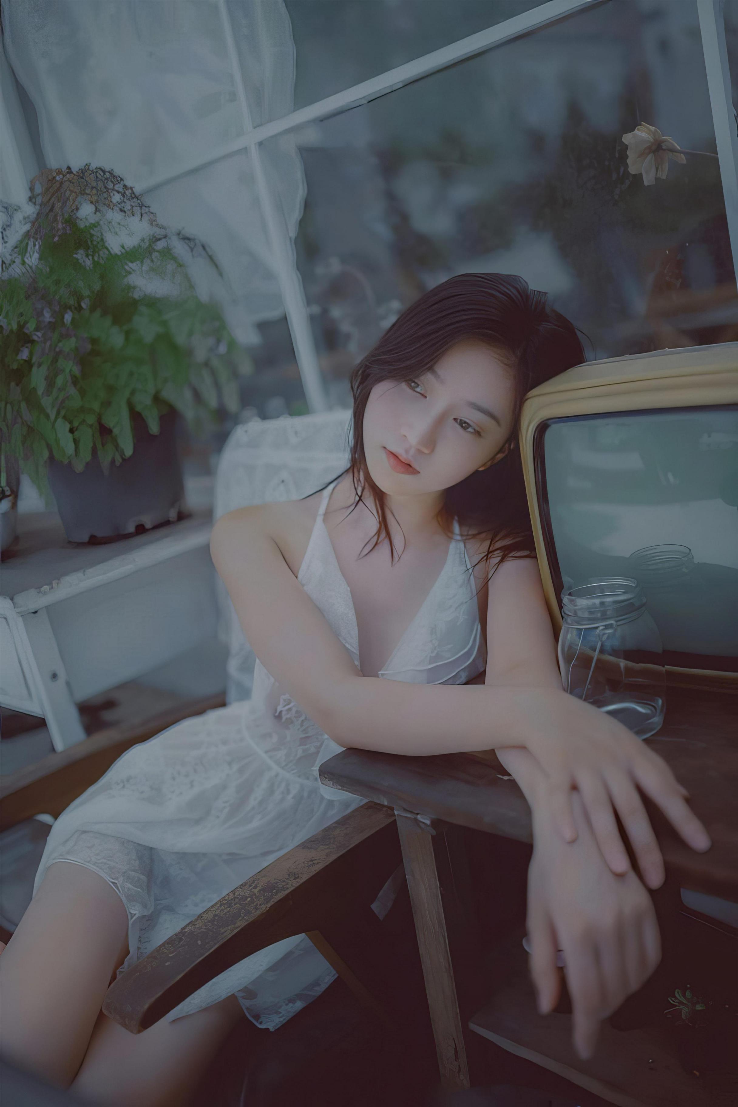 【套圖x18】熙蕾學姐～黑色網襪美腿[20P]