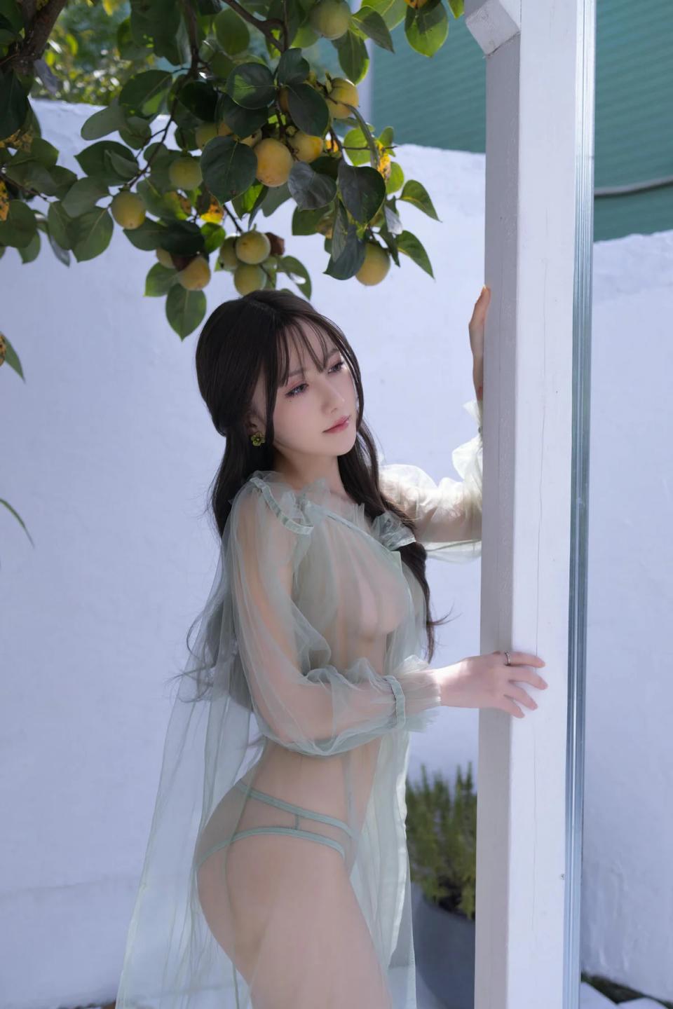 【套圖x18】熙蕾學姐～黑色網襪美腿[20P]