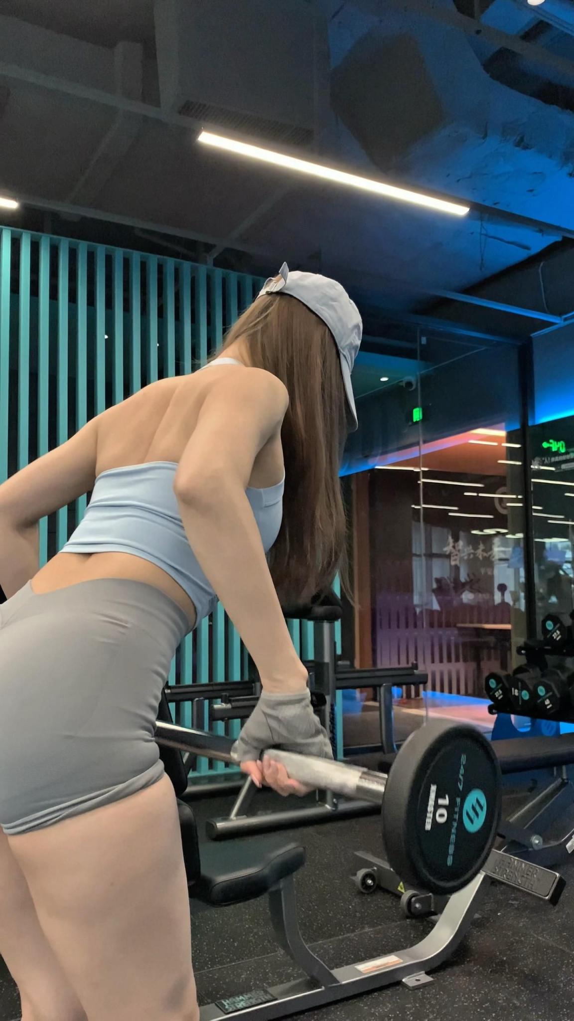 饥渴幸福的女人非常需要滋润[7P]