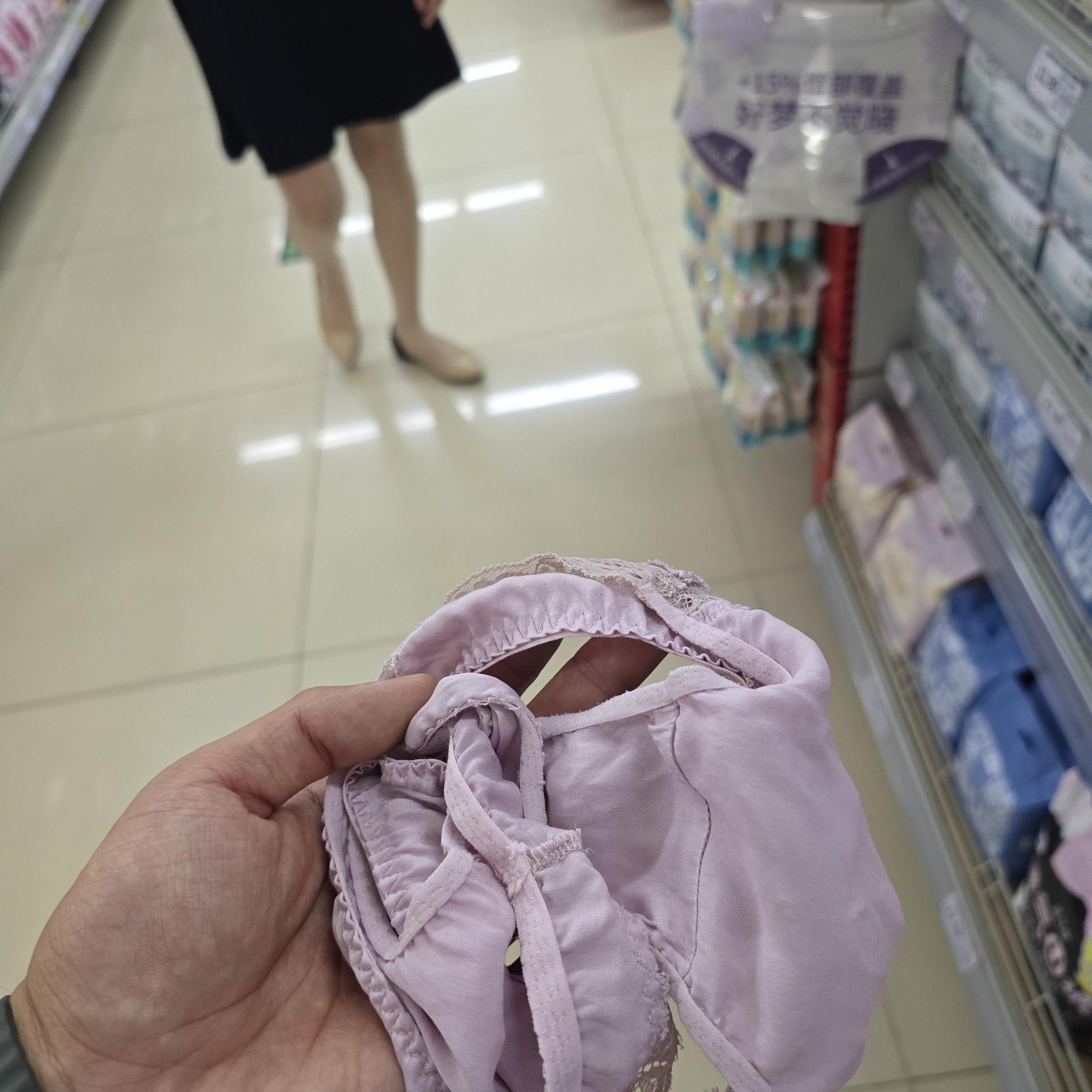 石家庄骚妻超市露出后再办公室狠狠的输出[36P]