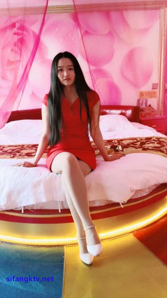 微胖少女的露骨自拍[30P]