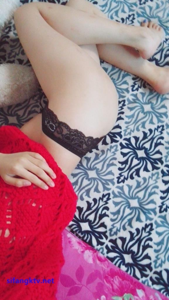 微胖少女的露骨自拍[30P]
