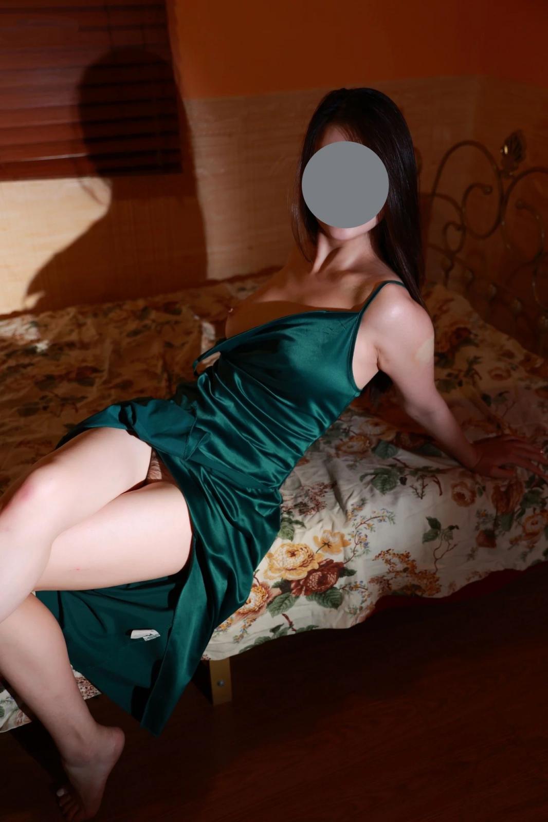 高颜值女神 !完美诱人曲线 让人忍不住!佳人经验尚浅却配合默契 各种姿势都能轻松掌控.[38P]