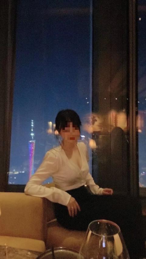 自曝妻子美照～开发绿奴，文末附人妻美照[38P]