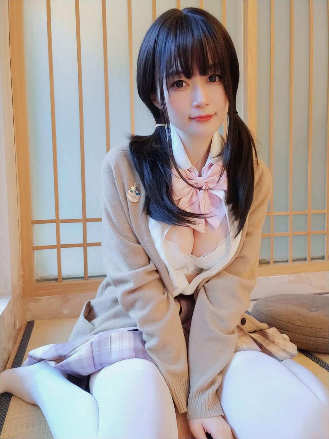 【套圖x35】小鹿斑比與孫藝恩制服遊戲胸部豐滿[20P]