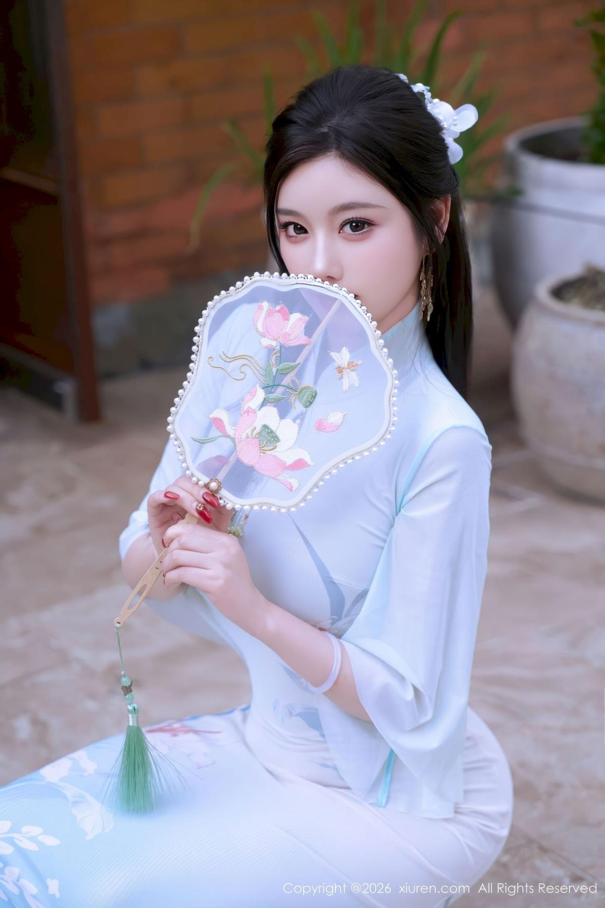 温柔大长腿美女性感优雅翘臀[28P]