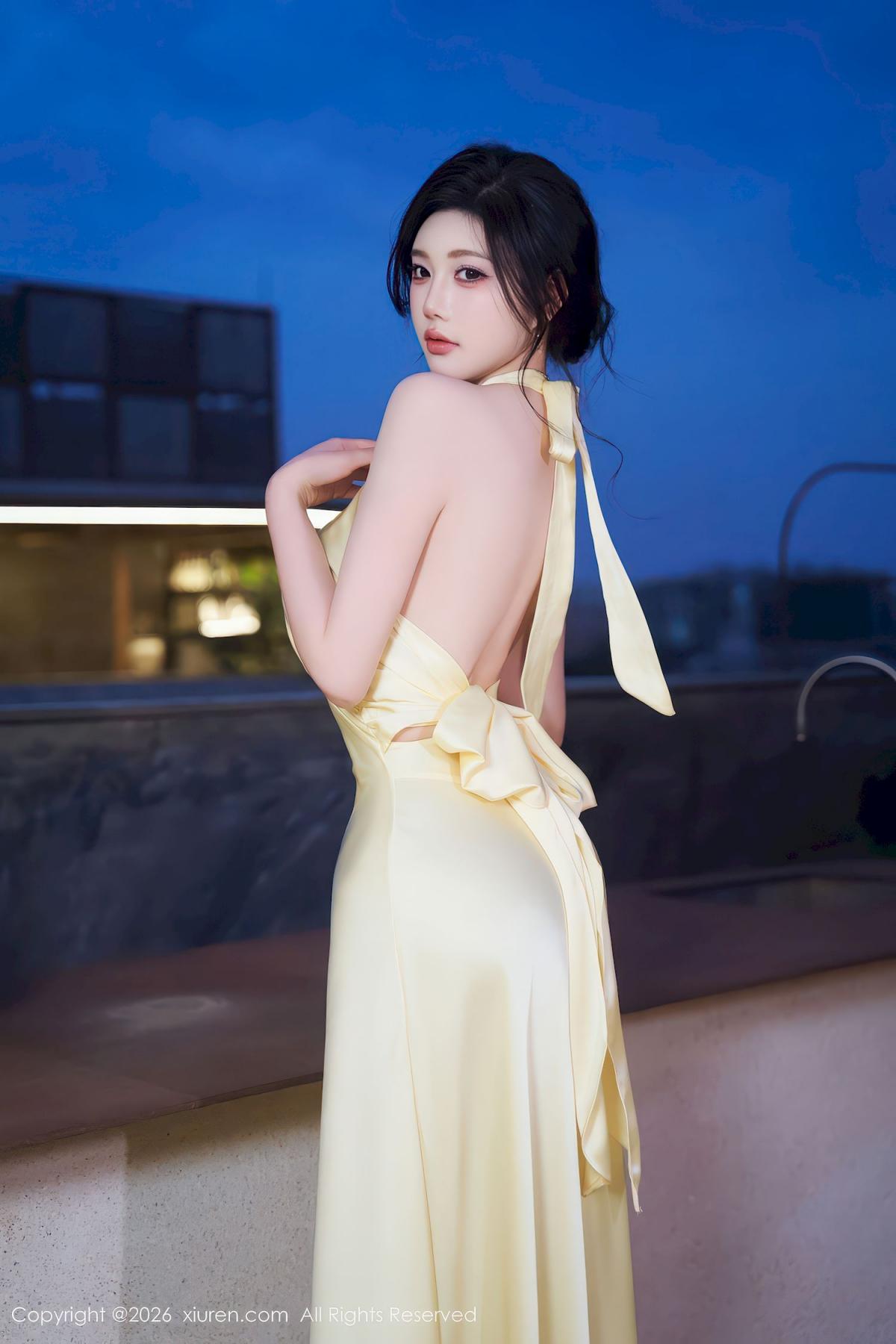 温柔大长腿美女性感优雅翘臀[28P]