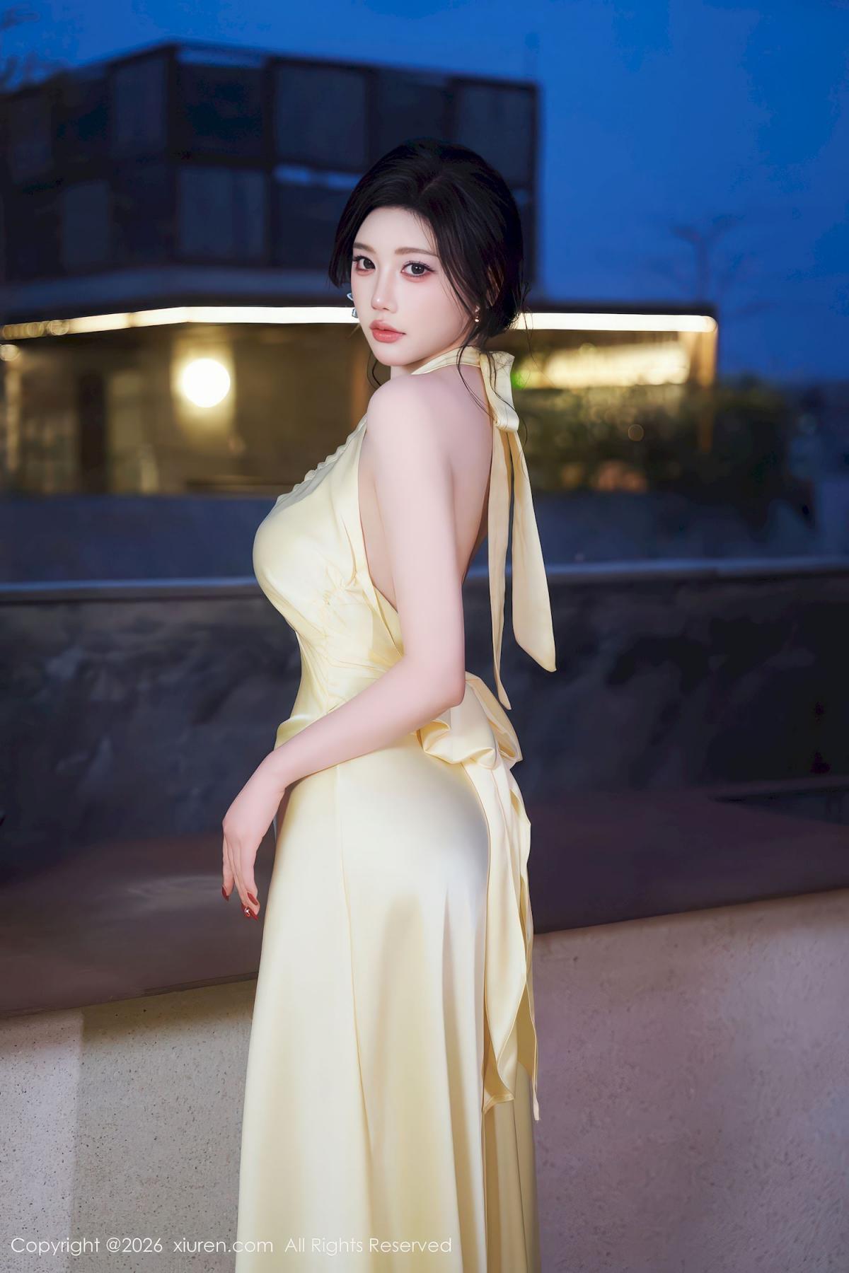 温柔大长腿美女性感优雅翘臀[28P]
