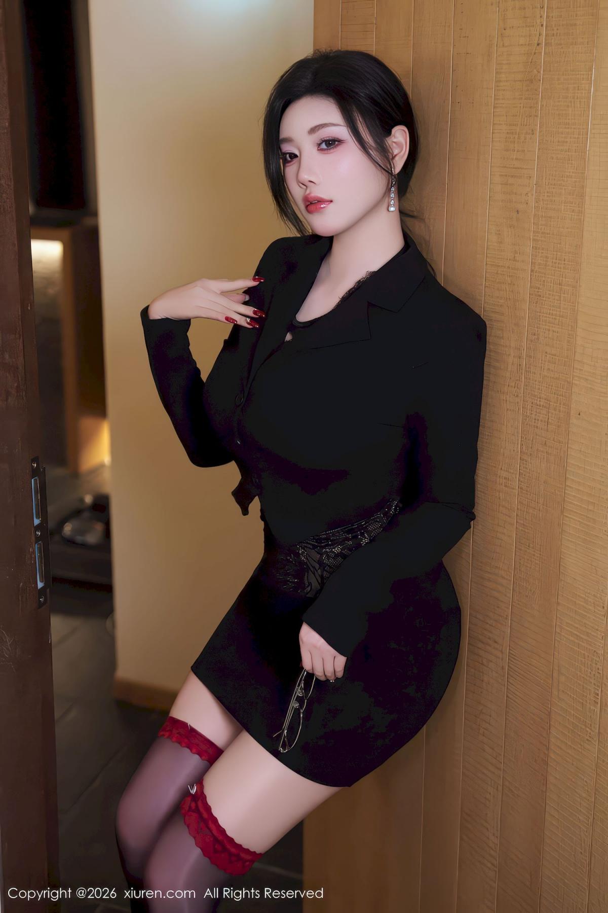 温柔大长腿美女性感优雅翘臀[28P]