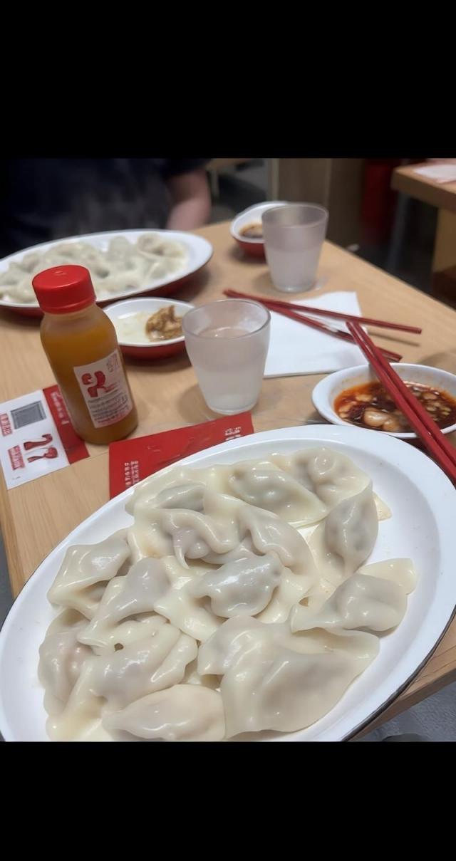 复旦网红鬼佬 王水牛 在华留学开后宫 玩遍中国富婆 夜夜选妃[16P]