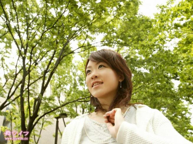 【套圖x35】優優佐佐香的肩膀與美麗的雙腿[20P]