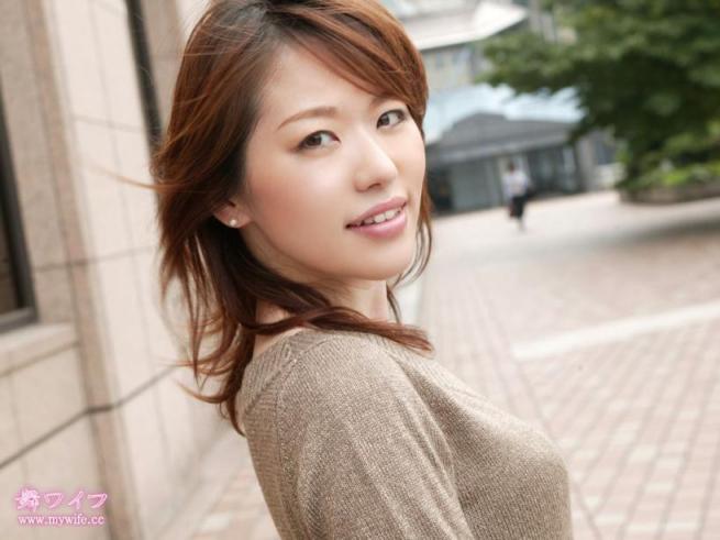【套圖x35】優優佐佐香的肩膀與美麗的雙腿[20P]