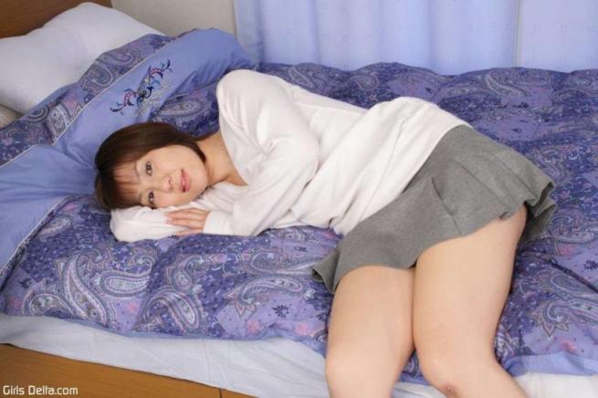 【套圖x35】優優佐佐香的肩膀與美麗的雙腿[20P]
