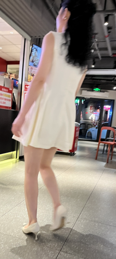 贵在真实，昨天是周四，来个疯狂星期四[19P]