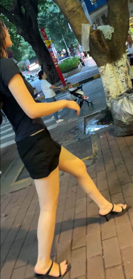 贵在真实，昨天是周四，来个疯狂星期四[19P]