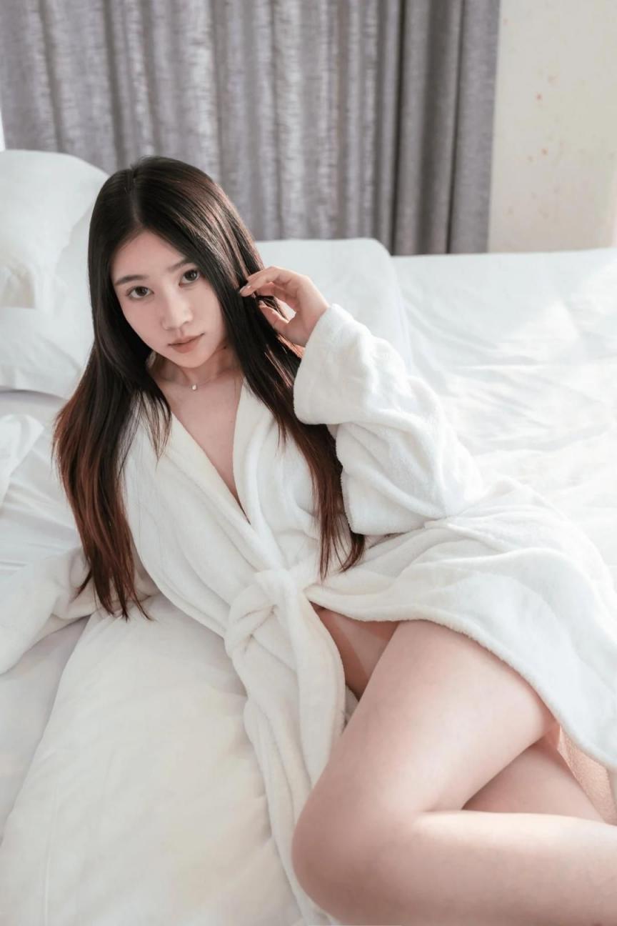 她温柔挑逗激情缠绵!完美诱人曲线_让男人忍不住想和她连干两发[27P]
