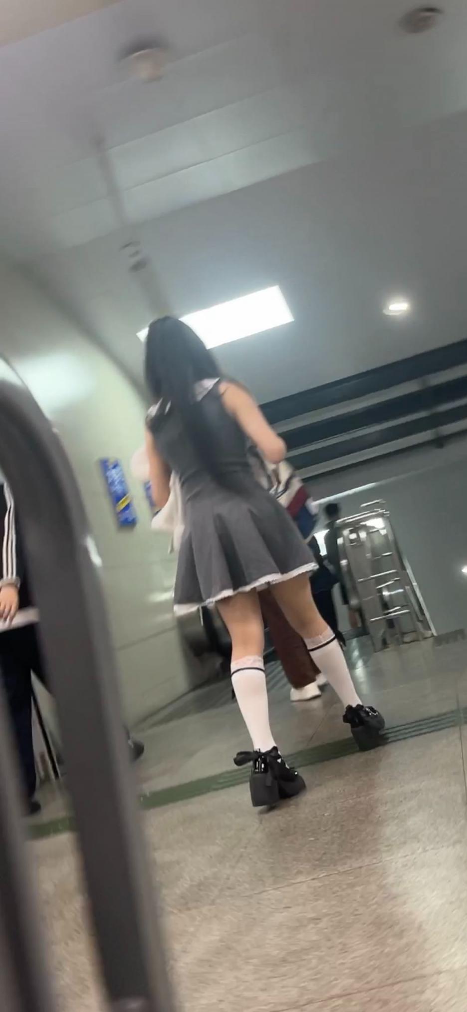 贵在真实，漂亮的妹子拍不到正面就AI来凑[19P]
