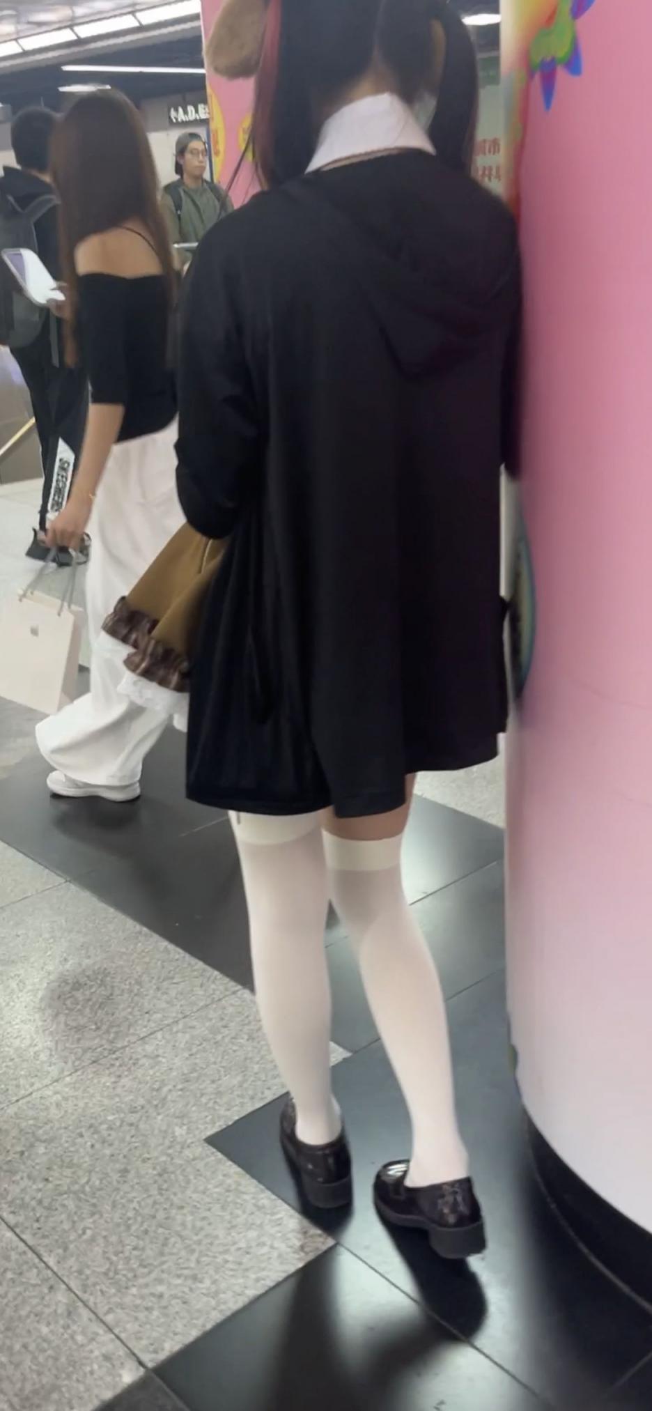 贵在真实，漂亮的妹子拍不到正面就AI来凑[19P]