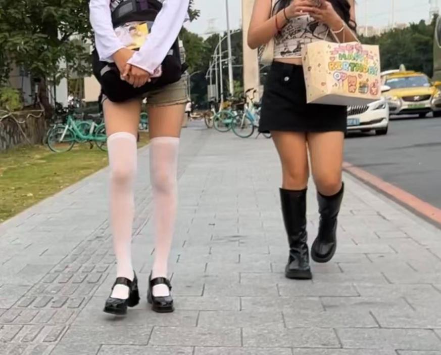贵在真实，白丝少女转身对我笑[25P]