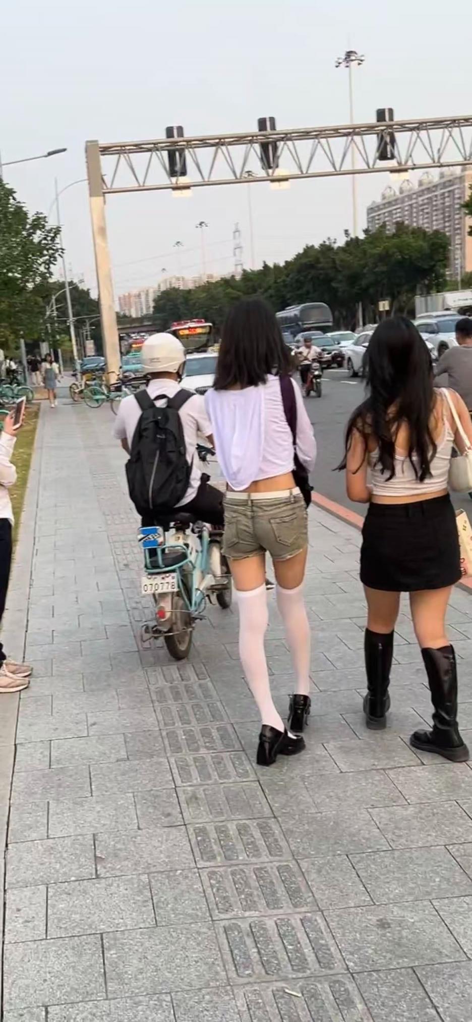 贵在真实，白丝少女转身对我笑[25P]