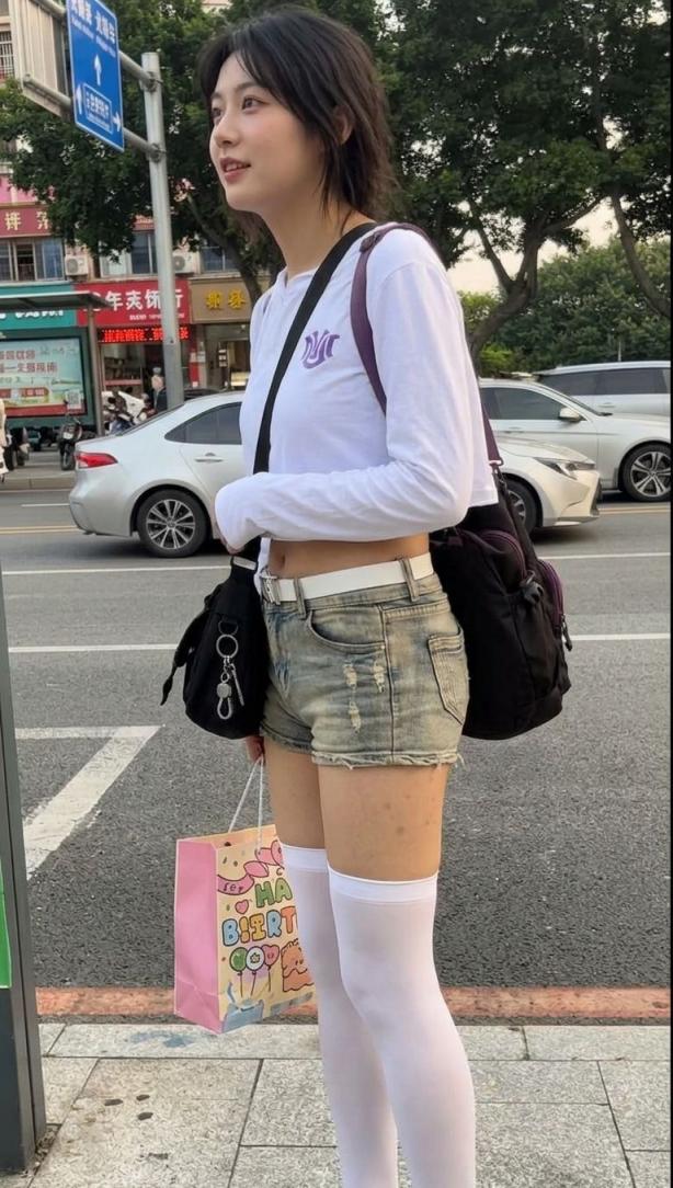 贵在真实，白丝少女转身对我笑[25P]