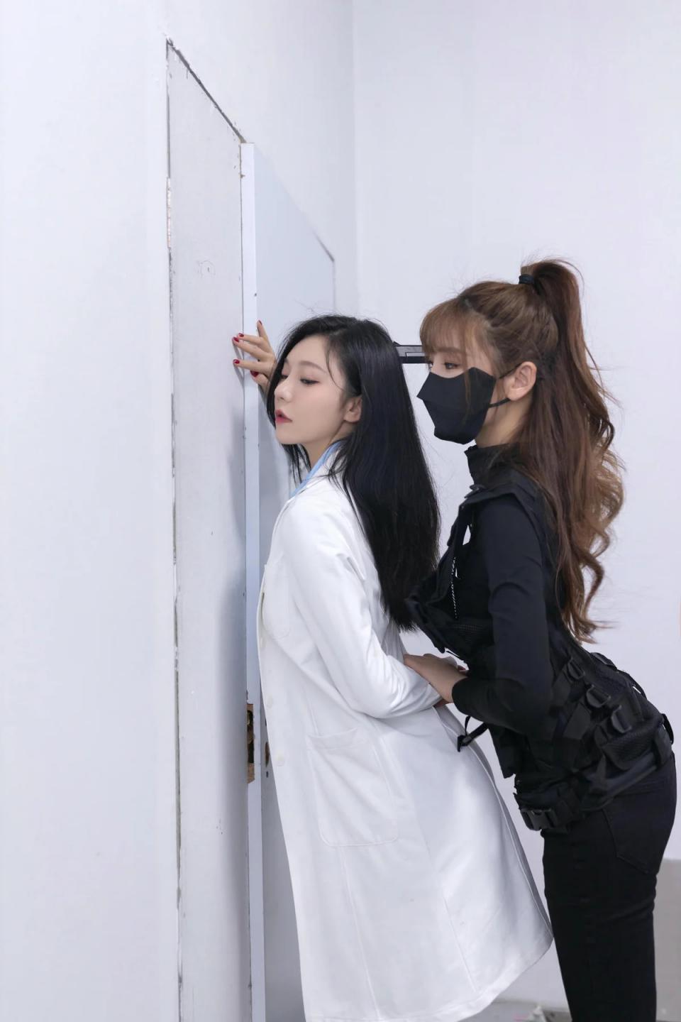 【套圖x33】魚子醬fish 校服爆乳jk [20P]