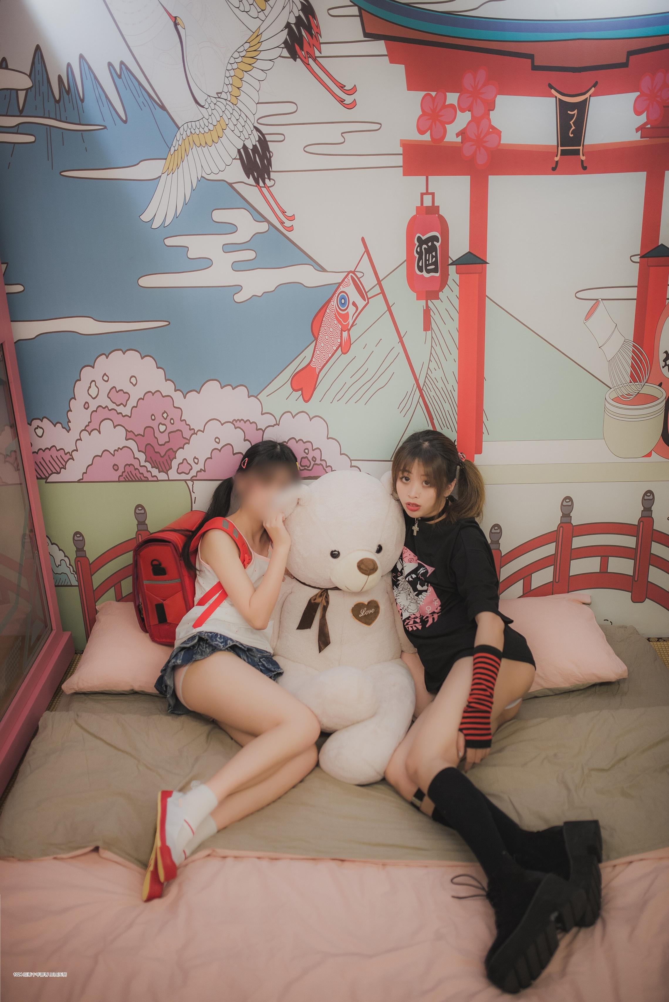 【套圖x33】魚子醬fish 校服爆乳jk [20P]