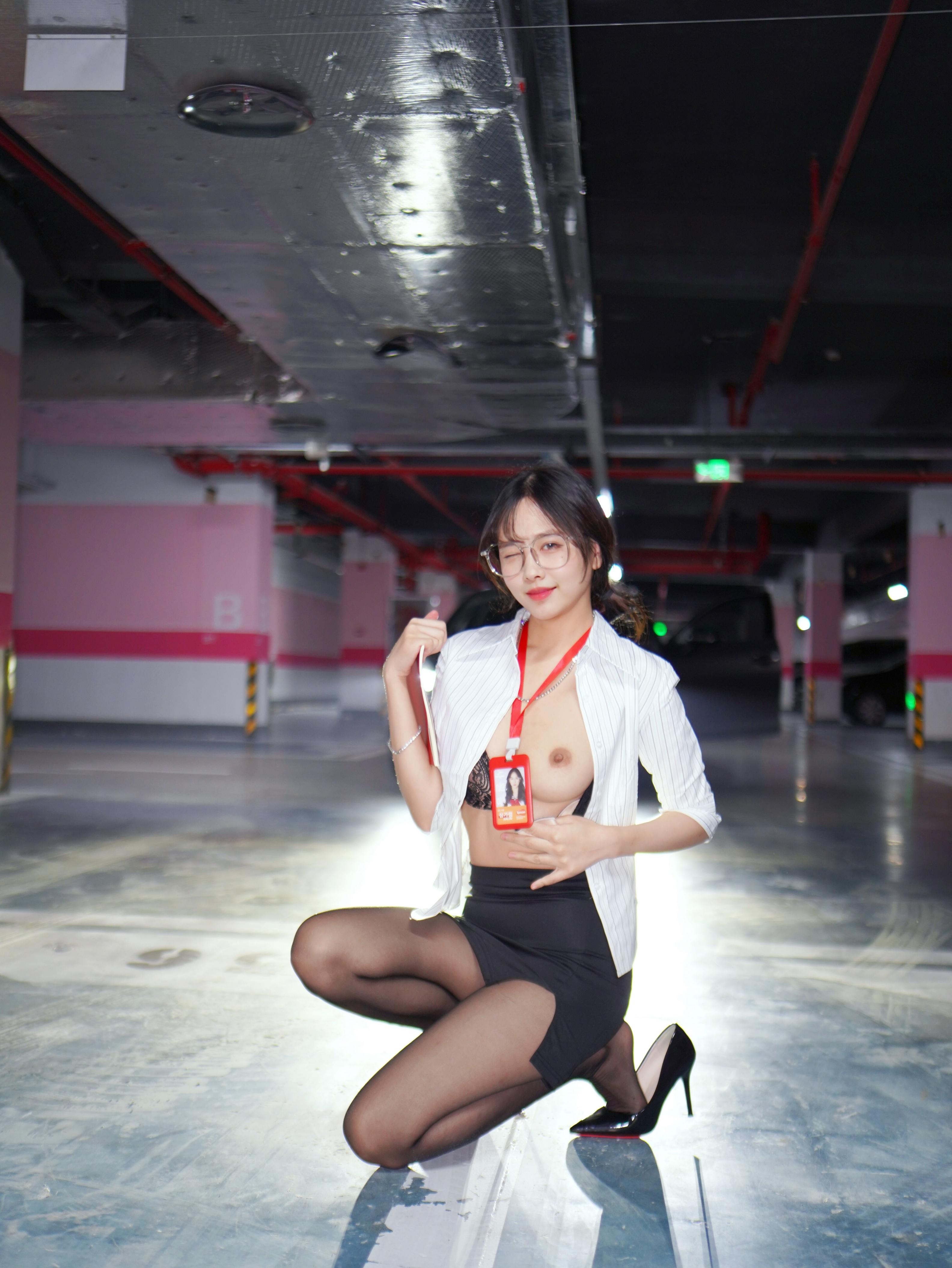 【套圖x33】魚子醬fish 校服爆乳jk [20P]